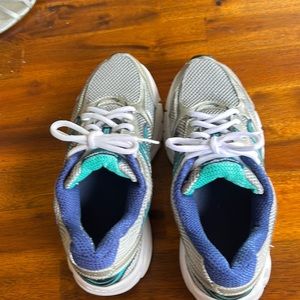 Saucing 7.5 Cohesion 9. Hardly worn, showing slight tread wear, but not much.